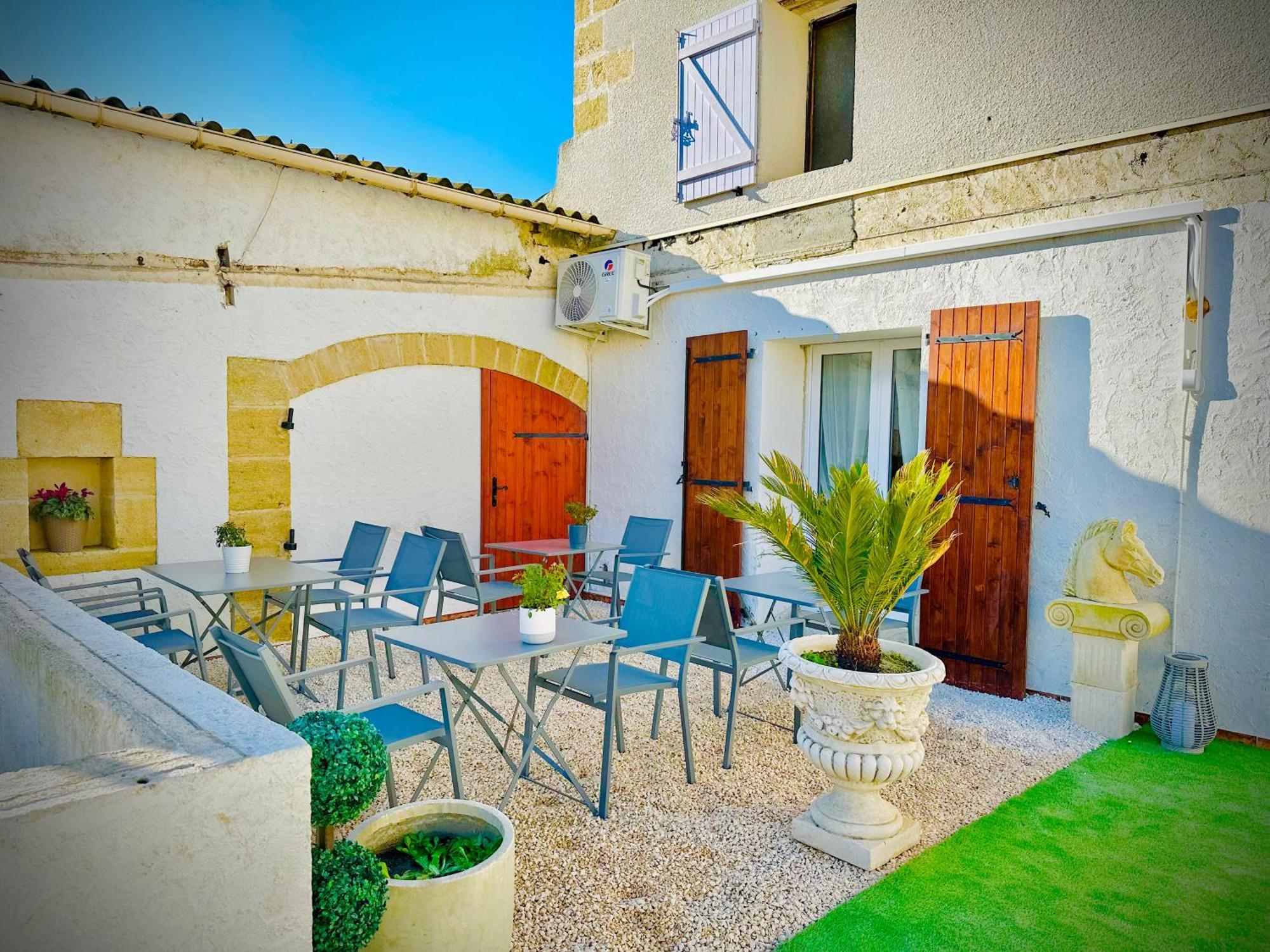 Les Appartements Du Mas - Emeraude Aigues-Mortes Bagian luar foto