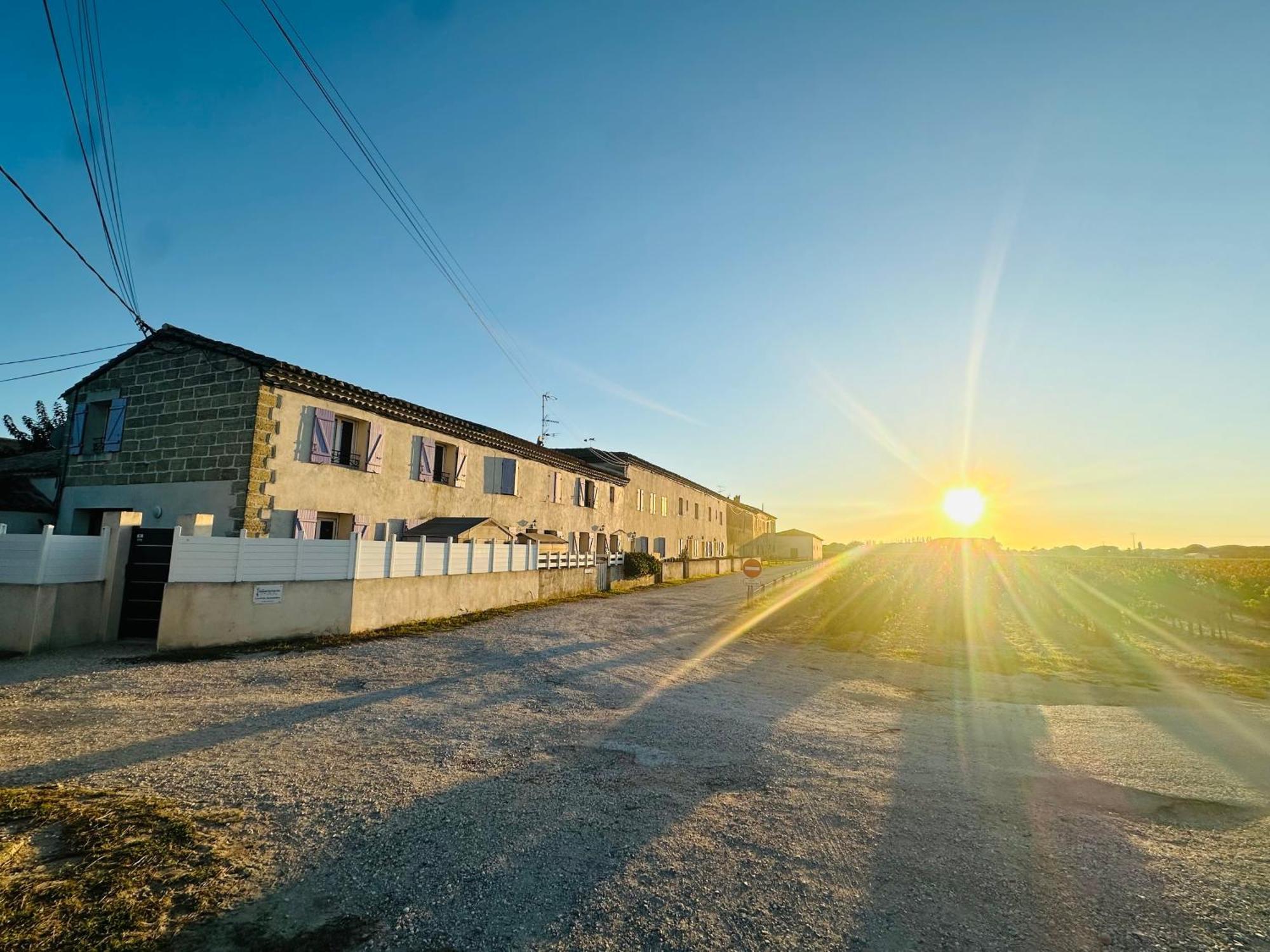 Les Appartements Du Mas - Emeraude Aigues-Mortes Bagian luar foto