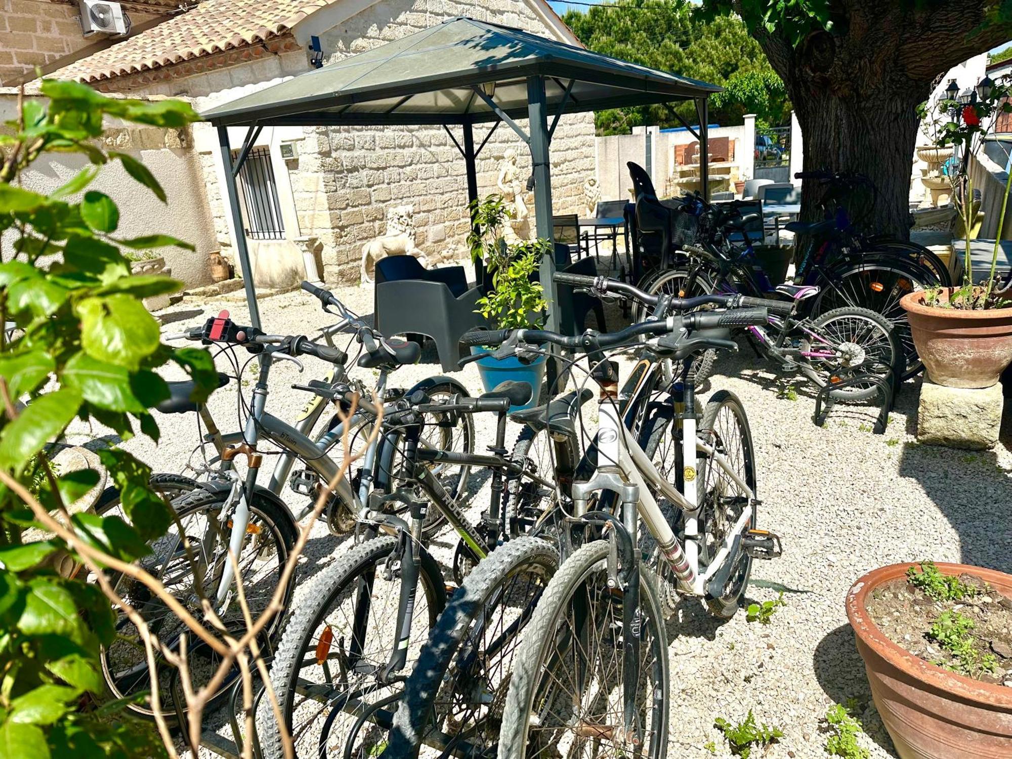 Les Appartements Du Mas - Emeraude Aigues-Mortes Bagian luar foto